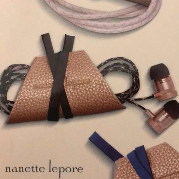 👌🎁STOCKING STUFFER! Nanette Lapore“Cable-Wraps” - Picture 5 of 8